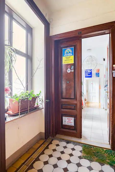 Fro-media - - Backside - Community Space - Habitación en casa particular *