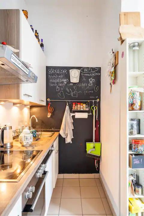 Fro-media - - Backside - Community Space - * Viena
