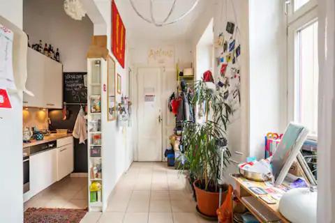 Fro-media - - Backside - Community Space - * Wien